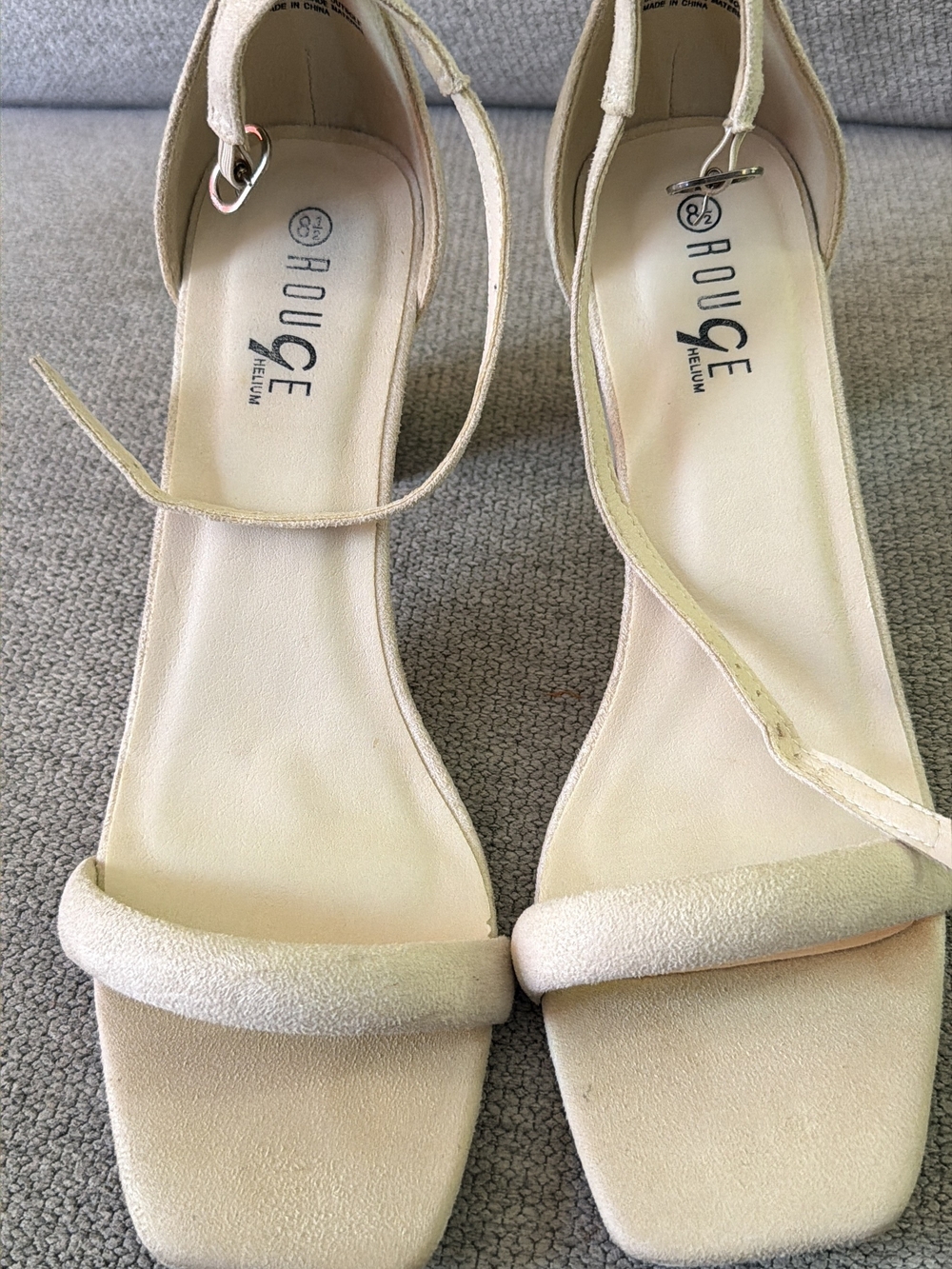 Rouge Helium Helium Women's Beige Ankle-Strap Sandals